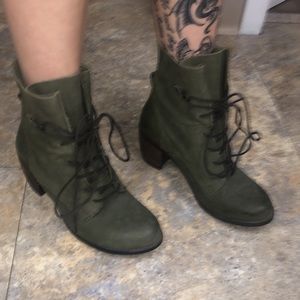 Steve Madden suede boot heels